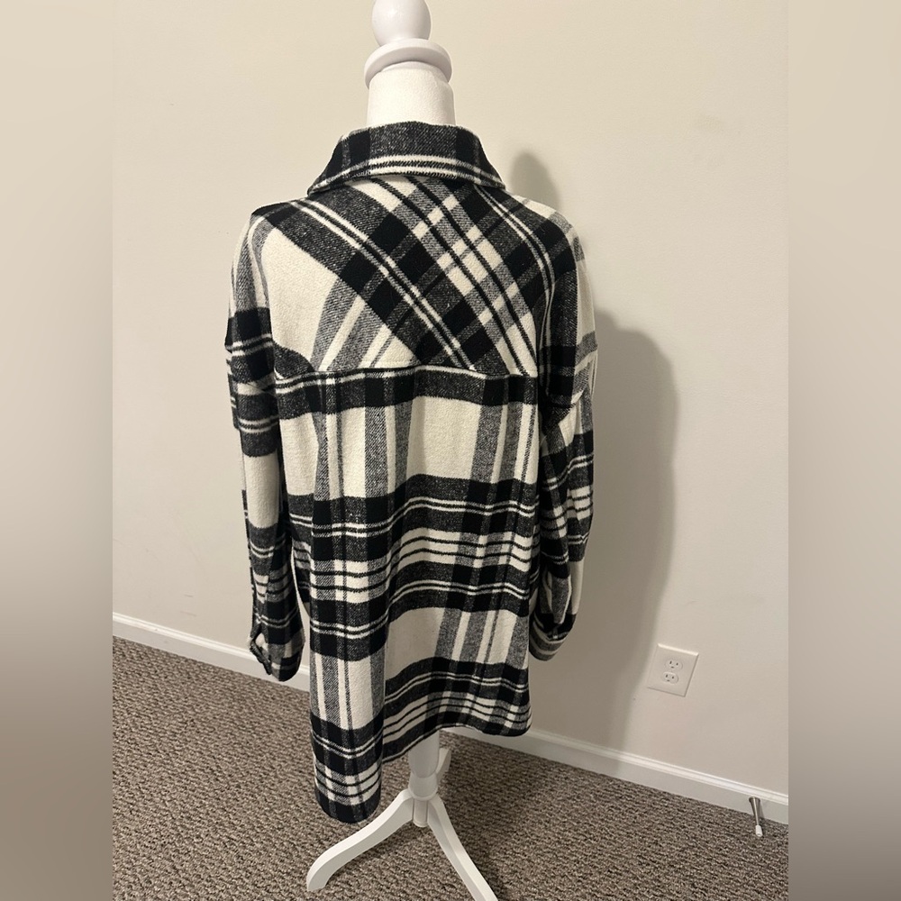 Black Tape Black and White Plaid Shacket Size 2X - Picture 3 of 6